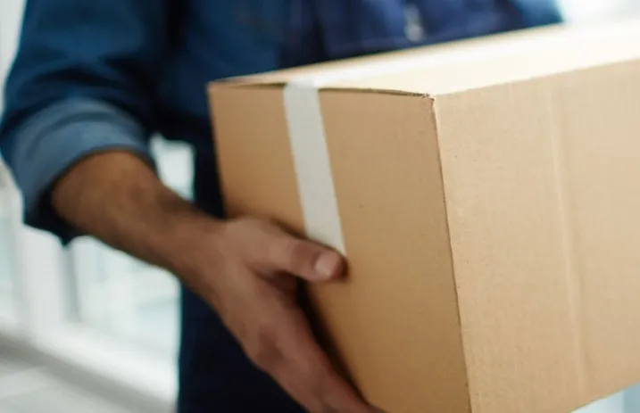 Jak wybrać idealne opakowanie kartonowe do sprzedaży online?