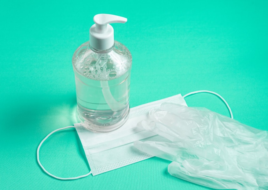 Jakie ryzyko niesie zbyt rzadkie przeprowadzanie dezynfekcji w różnych branżach?